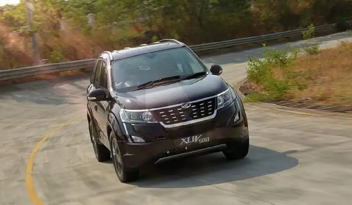 Mahindra - XUV500 W11 (O) 44 - Luxury Car Rentals - Preowned Luxury Car - Exclusive Concierge Club.webp